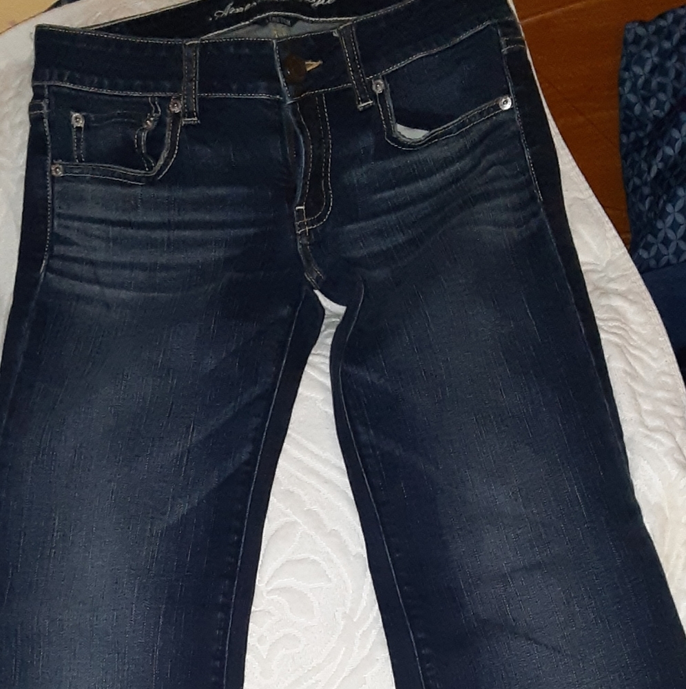 AMERICAN EAGLE JEANS SIZE 6 INSEAM 28.5"
